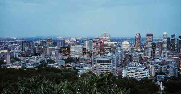 塑料宣传海报图片