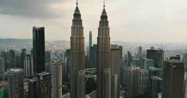 美女制作宣传片_美女制作陶艺搞笑视频